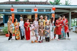 Thu Trang và Tiến Luật cùng con trai mang bất ngờ đến khán giả