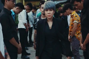 Việt Hương bầm dập suốt 15 ngày làm web drama 'Trật tự mới'