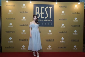 Diễm My 9x xuất hiện rạng rỡ tại lễ trao giải du lịch Hàn Quốc