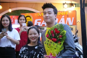 Quốc Trường của 'Về nhà đi con' đốn tim fan bằng mì cay