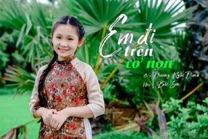 Ngọc nữ dân ca nhí Dương Nghi Đình hát hit của Cẩm Ly