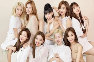 TWICE tiết lộ về thời gian trở lại và sức khỏe từng thành viên
