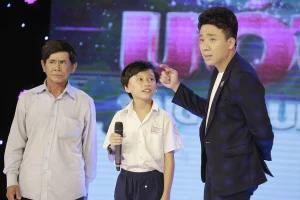 Cậu bé 10 tuổi với ý chí kiên cường làm Trấn Thành ngưỡng mộ