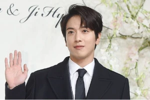 Giọng ca chính của ban nhạc CNBLUE chính thức xuất ngũ