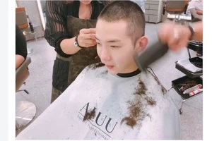 Jo Kwon (2AM) chính thức xuất ngũ và bật mí dự án sắp tới 