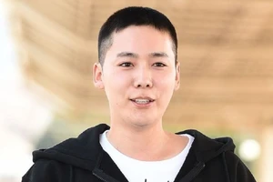 Kim Jin Woo nhập ngũ trong bối cảnh mùa dịch COVID-19