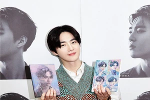 Suho tổ chức họp fan online giới thiệu album solo mới