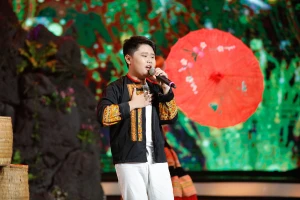 Gia đình Nhật Minh từng trăn trở vì sợ con không thích ca hát