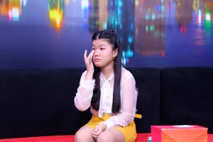 Xúc động tâm sự của cô bé 14 tuổi mơ ước 1 bữa cơm gia đình