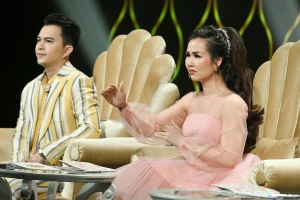 Võ Hạ Trâm tặng 10 triệu đồng cho ca sĩ nhí vì phấn khích