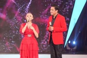 Quỳnh Anh như cá gặp nước khi hát tân cổ cùng NSƯT Trọng Phúc