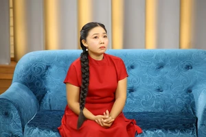 Xót xa người vợ chịu đựng đánh đập để chăm sóc chồng tâm thần