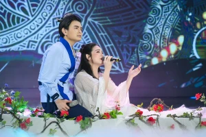 Nhật Kim Anh vật lộn với cơn đau chân để hỗ trợ Anh Duy