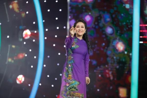 Vân Khánh bất ngờ với phong cách hát gì diễn nấy của Đông Hải