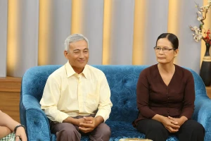 Ốc Thanh Vân xúc động với đôi vợ chồng già 'kỳ lạ'