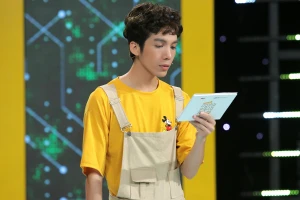 Dương Thanh Vàng tức giận, ném kịch bản ngay trên sân khấu 