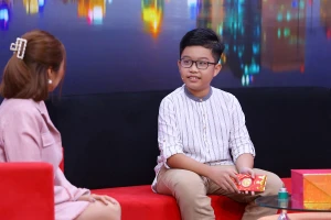 Hài hước cảnh cậu bé 11 tuổi muốn cất riêng tiền lì xì