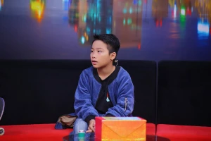 Nghẹn ngào với cậu bé 9 tuổi ước mơ đổi đời từ tấm ván trượt