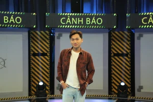 Xuân Nghị bị 'nhắc nhở' khi đứng cạnh gái xinh Ngọc Thảo 