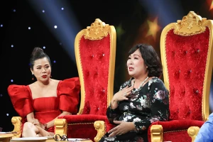 NSND Hồng Vân rơi nước mắt, ôm xin lỗi con trai Hoàng Sơn