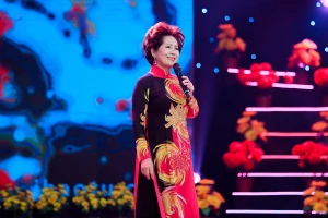 Danh ca Phương Dung mong hết dịch để giúp đỡ 84 em nhỏ 