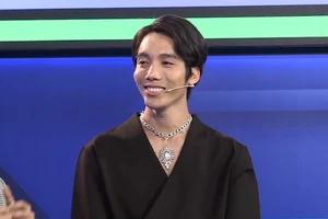 Dương Thanh Vàng đeo hột xoàn 'khủng' bị Thanh Duy tố xài hàng 'pha ke'