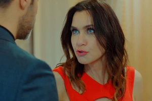 Ender 'phát tiết' khi tình cũ lén xét nghiệm ADN với con trai bà 