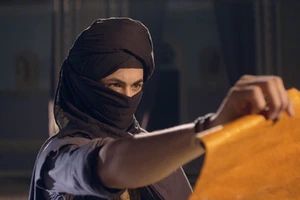 Aladdin dùng kỹ năng 'siêu trộm' để cứu công chúa Yasmine khỏi ngục tối