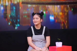 Cô bé 13 tuổi gây ấn tượng khi tự tổ chức hoạt động về môi trường