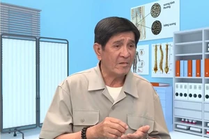 Đau lưng hơn 10 năm, người đàn ông bị bại mông do bệnh trở nặng