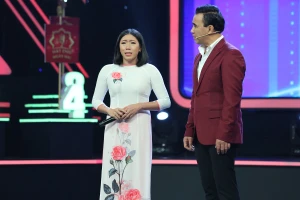 Nữ điều dưỡng tuyến đầu chống dịch khóc nghẹn với câu hỏi từ Quyền Linh