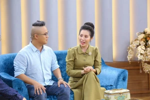 Hôn nhân đặc biệt của cặp đôi 'chồng nội trợ, vợ lo kinh tế'