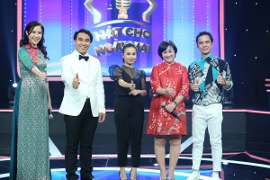 MC Quyền Linh thán phục giọng ca và tấm lòng thiện nguyện của nữ bác sĩ 