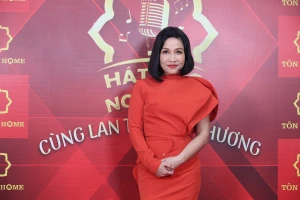 Ca sĩ Mỹ Linh bất ngờ gặp lại bạn thời thơ ấu sau gần 30 năm