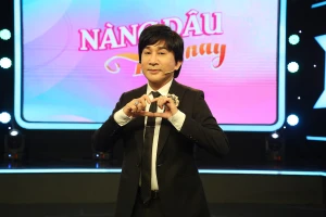 Kim Tử Long: Phụ nữ hiện đại không chỉ nghĩ đến chồng con và bếp núc