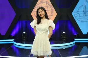 Oanh Kiều bắt chước Nhung Gumiho 'đánh lụi' đáp án khi chơi gameshow kiến thức