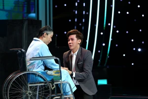 Tâm Anh khiến sân khấu 'ngập nước mắt' kể về bữa cơm gia đình