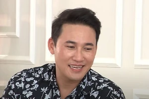 Anh trai 'quát mắng' em gái vì không chăm sóc cho cha