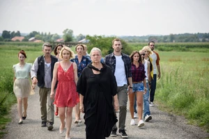 Phim Mối tình biên giới: Bà trùm bất ngờ hôn mê, băng nhóm buôn lậu gặp khó