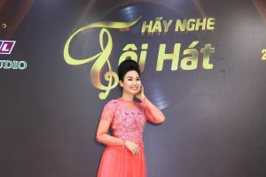 Thùy Trang 'Mưa bụi' tiết lộ lý do quyết không sử dụng mạng xã hội