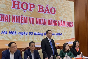 Đã đến lúc sửa Nghị định 24 để vàng SJC hết một mình một chợ