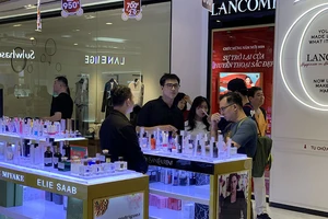 Thương hiệu xa xỉ ở Việt Nam thu về tỉ USD