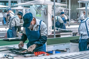 Bối cảnh nền kinh tế đang trong giai đoạn phục hồi, chính sách tài khóa hướng đến người lao động là rất quan trọng. Ảnh: QH