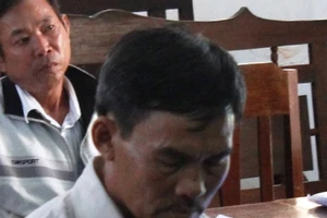 Ra quyết định 'khó hiểu', nguyên chấp hành viên lãnh án