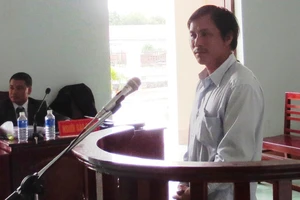 Tai nạn thương tâm con chết, tòa xử bố đi tù