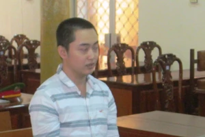 Mất mạng vì chiếu đèn vào người đang nhậu