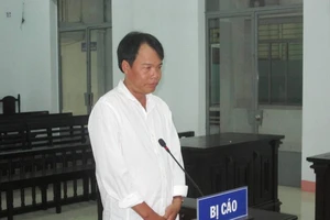 Tắm biển xong thì nổi lòng tham