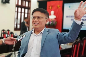 Viện trưởng Viện Kinh tế Trung ương nói về vụ đổi 100 USD 