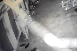 Bắt được trộm nhờ camera giám sát ghi lại