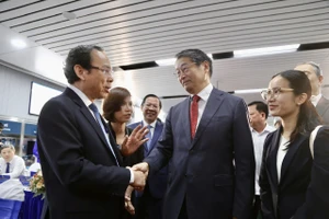 Các đại biểu công bố vận hành chính thức metro 1. Ảnh: HOÀNG GIANG